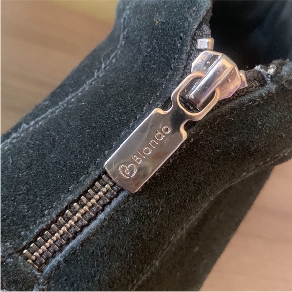 Blondo Glenda Black Suede Platform Front Zip Waterproof Sneaker Size 7M - Picture 9 of 10